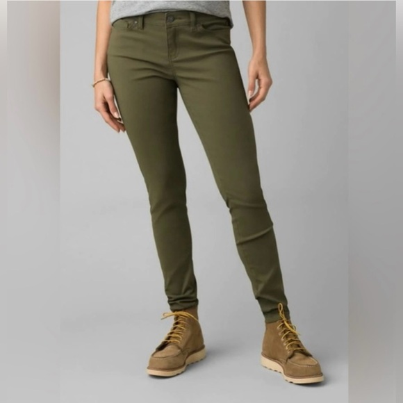 prAna Women's Briann Pant size 6
W4317TL08
Green
32” inseam - Picture 1 of 9